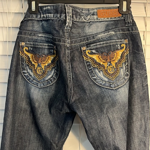 Guess Flare Leg Jeans with Design on Back Pockets. Size 28. - Picture 6 of 9